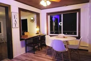 Riverfront Cabin:Wrap Around Deck & 3 Season Room - Image 5