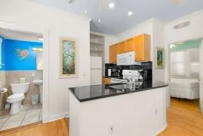 Poolside Suite - Image 3