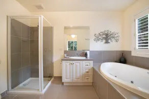 BlueMill Cottage Bright - The Complete Luxury Getaway - Image 3