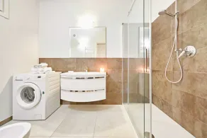 Fantastische Wohnung in Residenz mit Pool für 4 Personen in Desenzano - Image 3