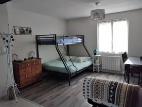 Newly renovated detached house - Image 3