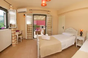 Villa Dioni, Stamoulis villas at the heart of the island - Image 5