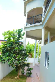 Modern Winter Retreat with Seaview Balcony & WiFi & AC - Image 3