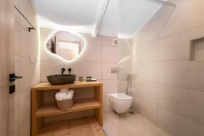 White Collection Villas & Suites - Pnoe Villa - Image 3