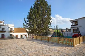 Holiday Home \"Casa Montelucía\" with Mountain View, Terrace & Wi-Fi - Image 2