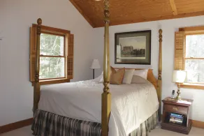 Creekfront! Private ponds for fishing! Mountain views & trails. Pet-friendly - Image 3