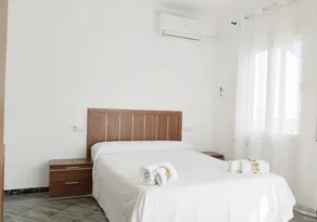 HomeHolidaysRentals Pineda II - Image 3