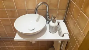 Monolocale per due persone con patio/terrazzo, aria condizionata e wifi - Image 5