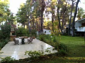 Family Villa in Sani - Sleeps 6 - Parking - WiFi - Image 4