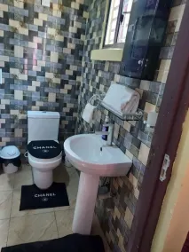 Beautiful  furnished studio flat.Close to Korle-bu  and airport - Image 3