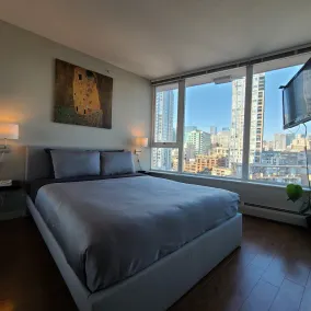 Charming Dwelling Downtown Vancouver - Image 5