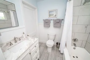 Sanctuary Suite Privat bondgårdslägenhet: Tranquil Getaway med utsikt över bergen - Image 3