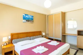 Holiday home complex with pool, close to the sea, wifi | Sfakaki, Crete - Image 3