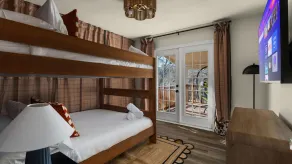 5BR Oasis w Pool Spa Sauna & Fire Pit - Image 5