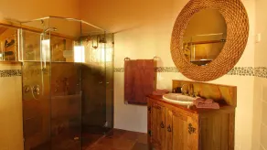 Stunning Views at the Skyview Penthouse or cosy romantic Eagle Nest - Image 2