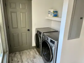 Brand new home in peaceful neighborhood - Image 2