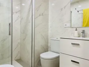Genießen Sie die Sonne, den Sand und das salzige Meer in einer stilvollen Etage in der ersten Reihe - Image 4