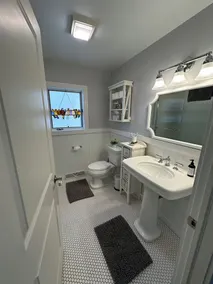 Modern Cottage on Green Lake -- four seasons of fun!  - Image 2
