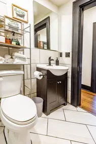 Pleasantly Plush - Quality and Comfort Downtown - Image 5