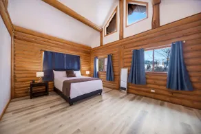 Chalet at Swan Lake - Image 5