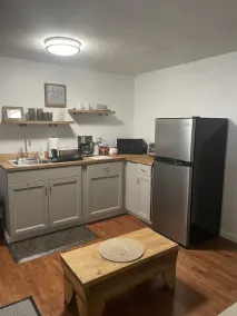 One Bedroom one Bath in a very nice and quiet neighborhood - Image 5