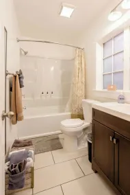 Perfect for business trips, conventions & fun getaways — just a minute’s walk to the San Diego Convention Center, PETCO PARK, nightlife, and public transit. Includes secure, free parking for one vehicle plus a dedicated workspace and high-speed Wi-Fi - Image 3