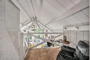 Quirky cabin retreat on 4 acres w spa, arcade rm, art&book loft -- near Hershey - Image 3