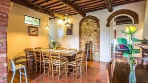 Villa Ebe: An elegant and welcoming two-story villa in the characteristic style of the Tuscan countryside, with Free WI-FI. - Image 4