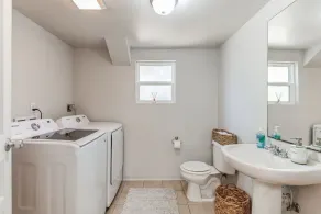 Beautiful Location! Half a Block to Beach and 4 Blocks to MAIN STREET! - Image 4