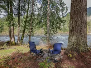 Cottage Located Directly On The River - Image 5