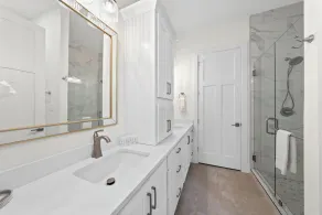 Luxury 4BR Across street from beach New Hot Tub! - Image 3