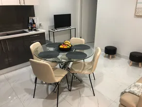 Tranquil 2 bedroom flat with private courtyard - Image 3