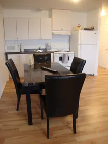 Beautiful Apartment on Brier - Image 5