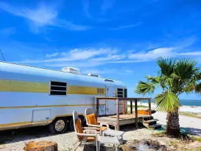 Maggie · Maggie - 1973 Vintage RV - Image 4