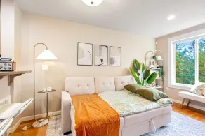 Prime Northgate Retreat near mall, I-5, Light Rail! - Image 5