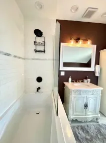 \"That Cute BNB\" 2-Bedroom home in prime location! - Image 4