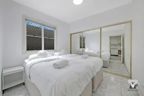 KOZYGURU FAIRFIELD 3 BEDROOM COMFY HOUSE WITH FREE PARKING NFA011 - Image 3