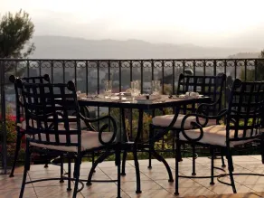 Luxury Provençale Villa Overlooking The Bay of Cannes - Image 4