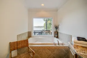 Lakefront 5 BR home nestled on a private cove 1 hr from downtown Atlanta, Ga.  - Image 3