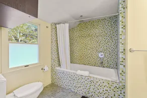 Falmouth Breeze Escape - Image 4