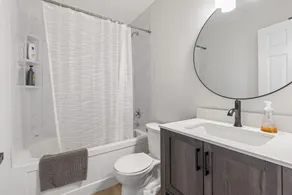 2 Bedroom Apartment In Exeter - Bo's BNBs Unit 3 - Image 2