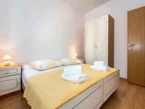 Apartments Gulin - One Bedroom Apartment with Terrace and Sea View - Image 3