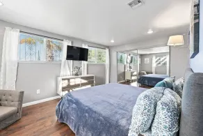 Eli Drive: Farmhouse Charm Meets Modern Luxury – Pool Included! - Image 5