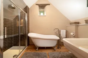 Barn Conversion with hot tub, 2 min drive to Croyde Bay - Image 5