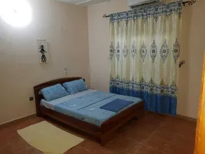 Furnished, air-conditioned apartment with private terrace - Image 4