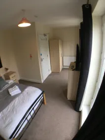 Blackberry house holiday home, comfy beds and netflix TVs - Image 5