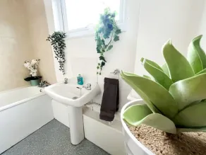 3 Bedroom House With Free Parking - Image 3