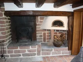Superbe Ferme Rénovée avec Cheminée, Wifi, et Jeux Extérieurs près de Gérardmer et Épinal - Image 2