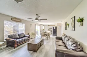 Spacious Estate Home with large Pool and Jacuzzi, Near Beaches, Springs & Tampa - Image 5