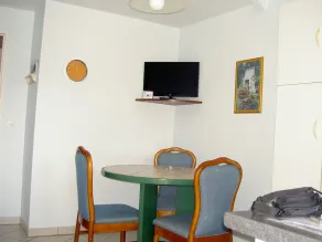 Vedhæftet lejlighed i stueetagen på lukket grund - Image 3